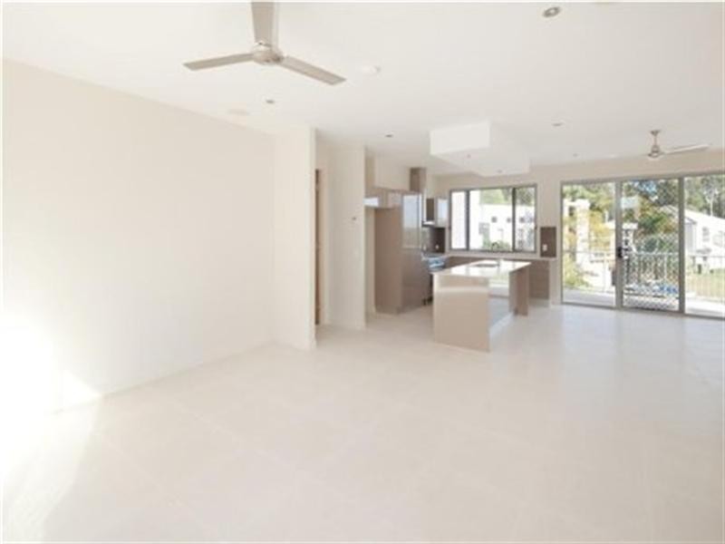 1/51 Canada Place, Arundel QLD 4214