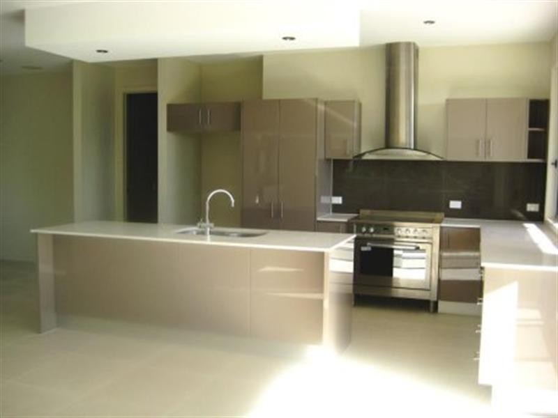 2/51 Canada Place, Arundel QLD 4214