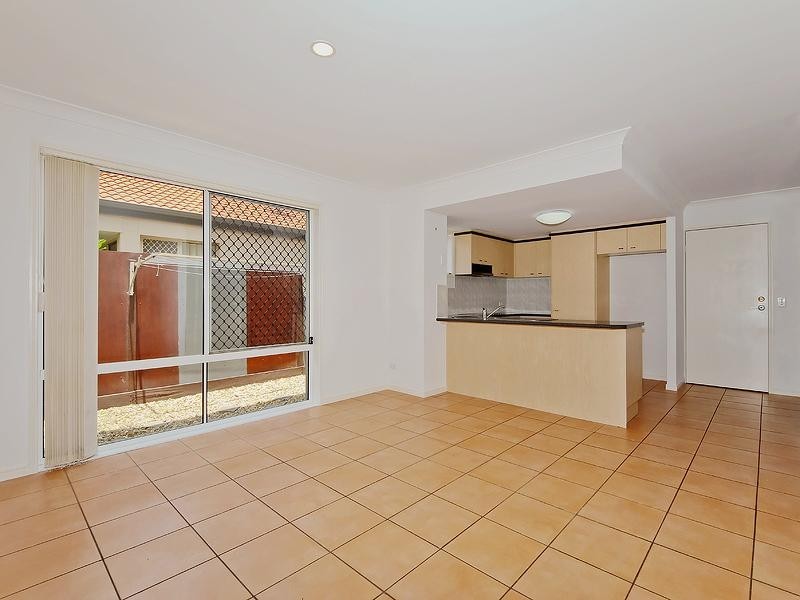 4 Oxbridge Chase, Arundel QLD 4214