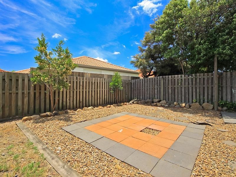 4 Oxbridge Chase, Arundel QLD 4214