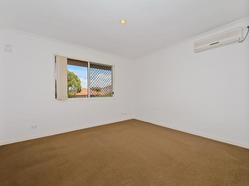 4 Oxbridge Chase, Arundel QLD 4214