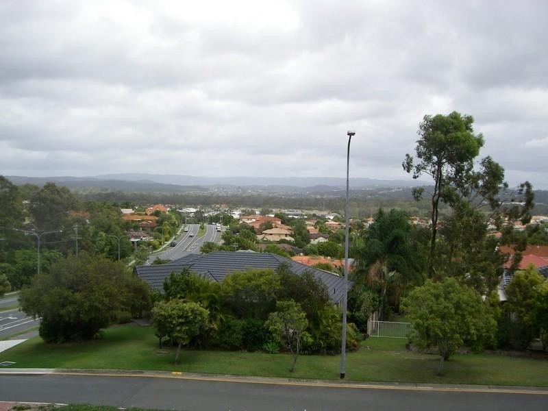 1 Chichester Drive, Arundel QLD 4214