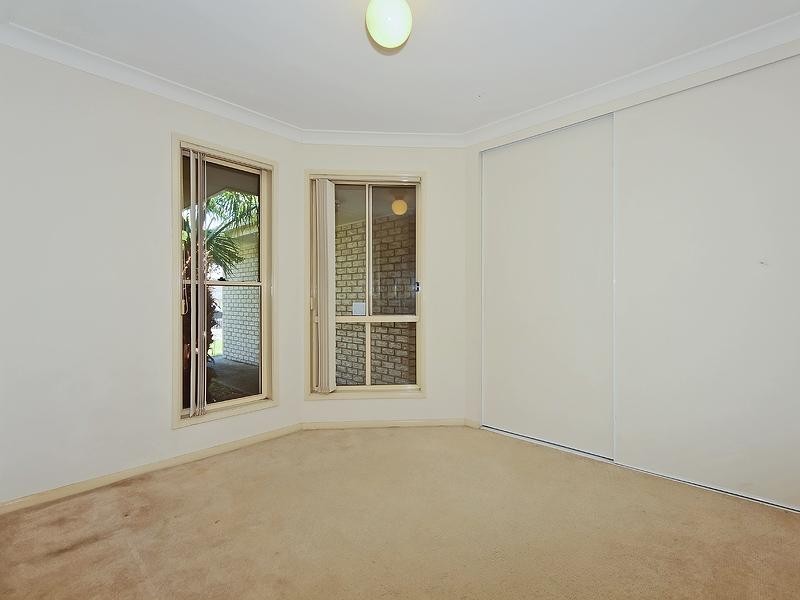 4 Woodstock Court, Parkwood QLD 4214