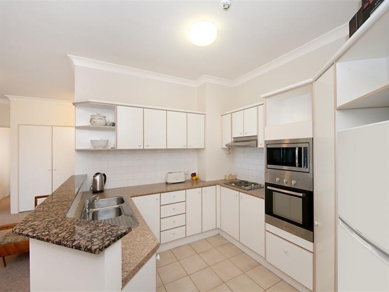 3A/522 Marine Parade, Biggera Waters QLD 4216