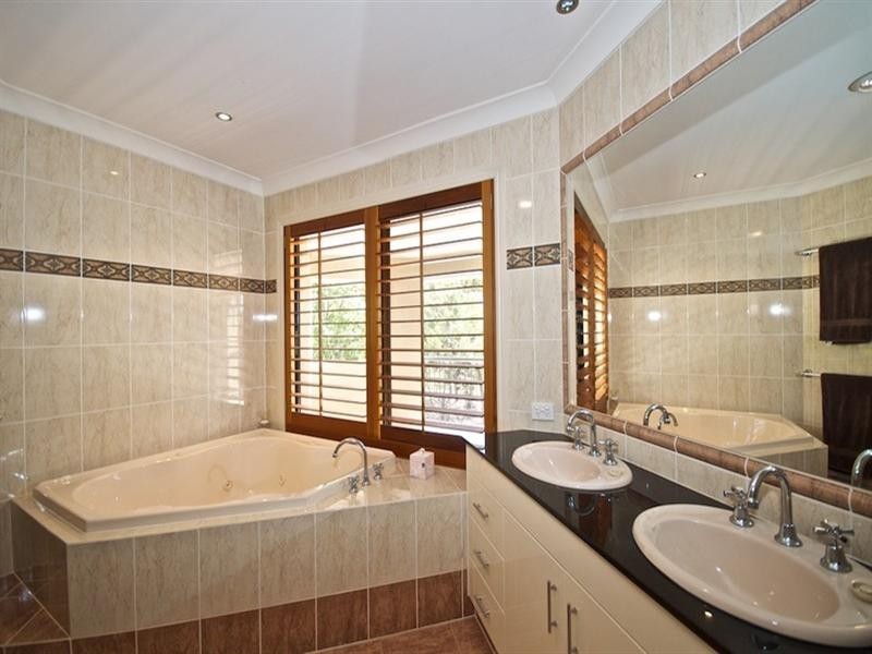 14 Torquay Place, Arundel QLD 4214
