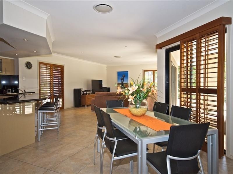 14 Torquay Place, Arundel QLD 4214