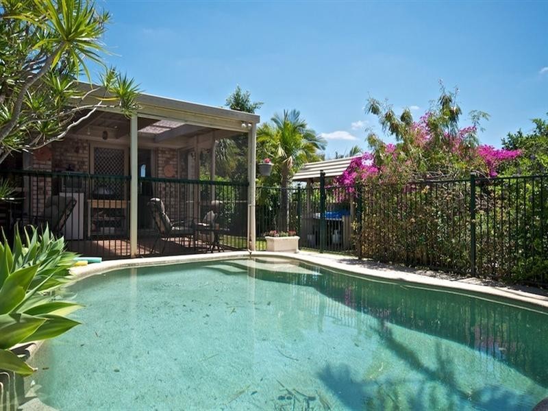 16 Daintree Drive, Parkwood QLD 4214