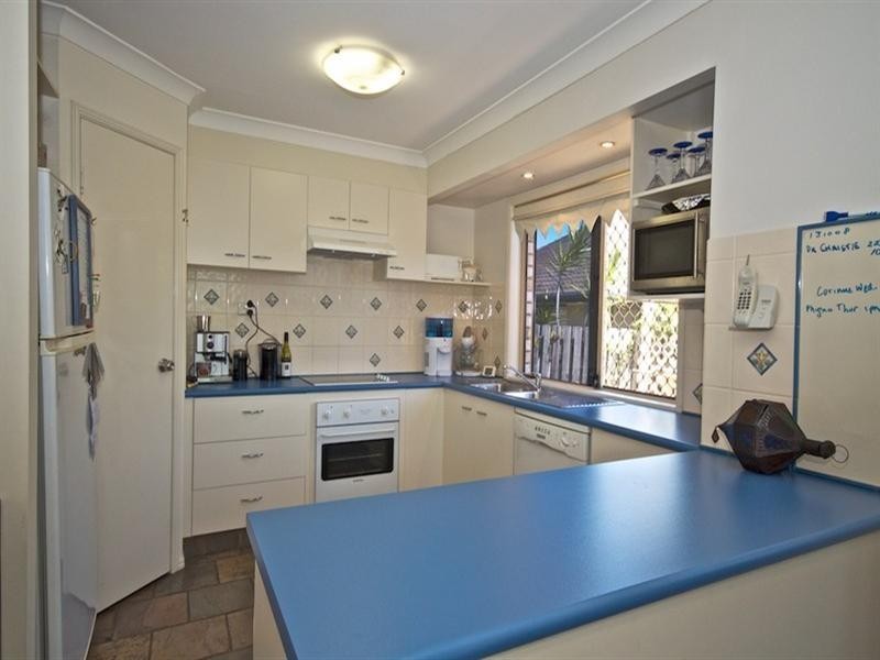 16 Daintree Drive, Parkwood QLD 4214