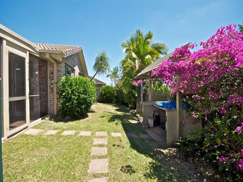 16 Daintree Drive, Parkwood QLD 4214