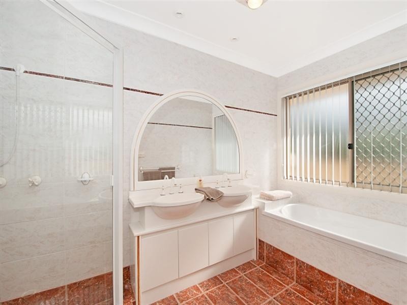 19 Fitzalan Circuit, Arundel QLD 4214