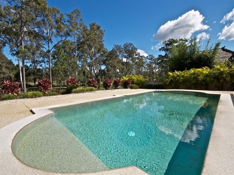 92 Arun Drive, Arundel QLD 4214