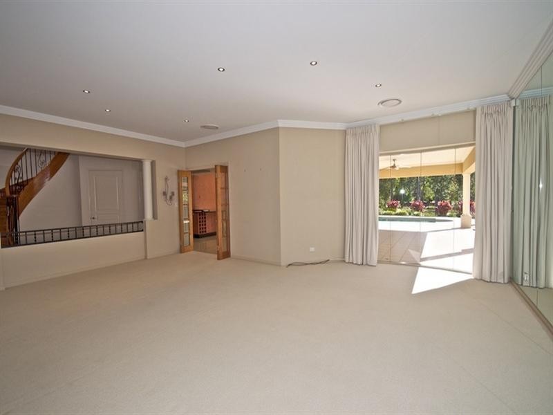 92 Arun Drive, Arundel QLD 4214