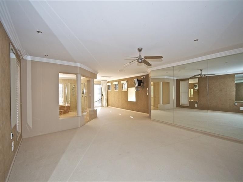 92 Arun Drive, Arundel QLD 4214