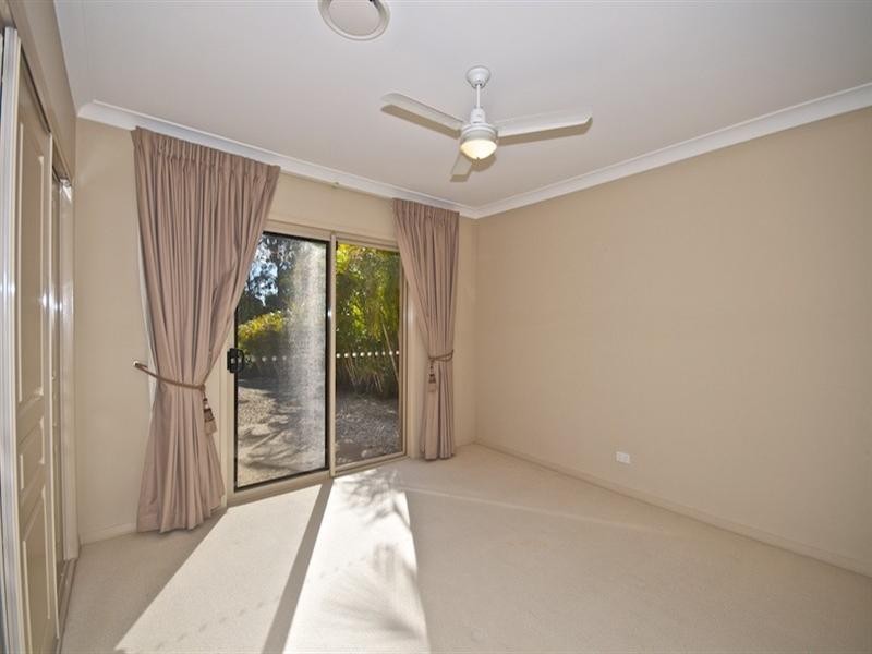 92 Arun Drive, Arundel QLD 4214