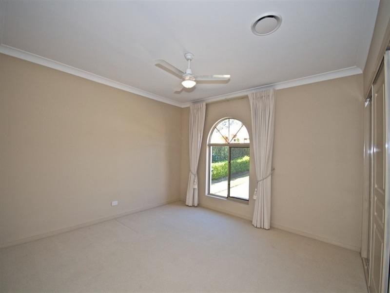 92 Arun Drive, Arundel QLD 4214