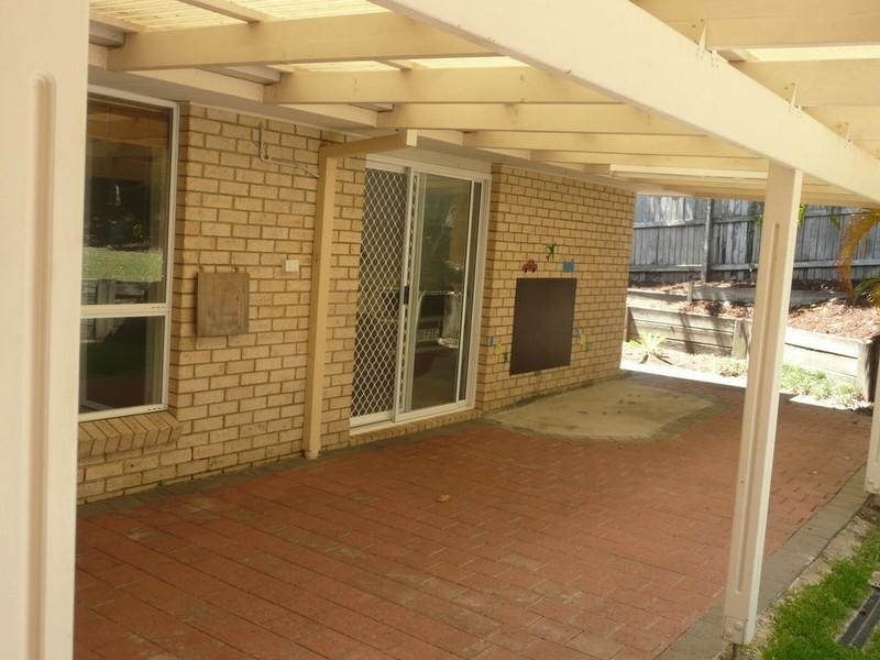 4 James Cagney Close, Parkwood QLD 4214