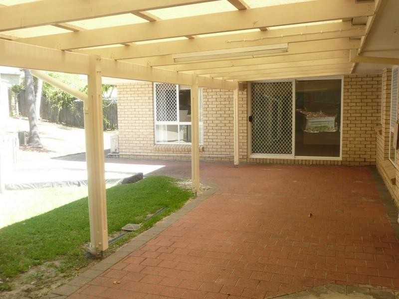 4 James Cagney Close, Parkwood QLD 4214