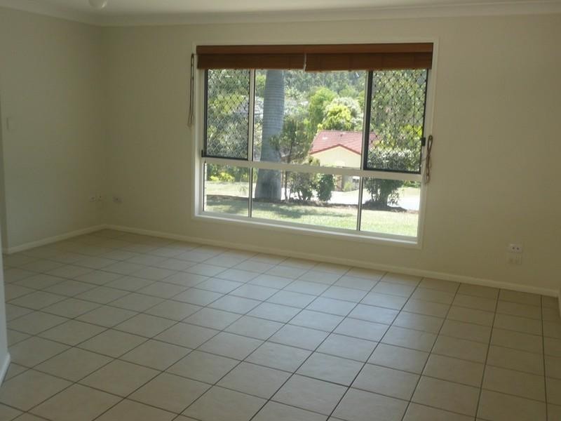4 James Cagney Close, Parkwood QLD 4214