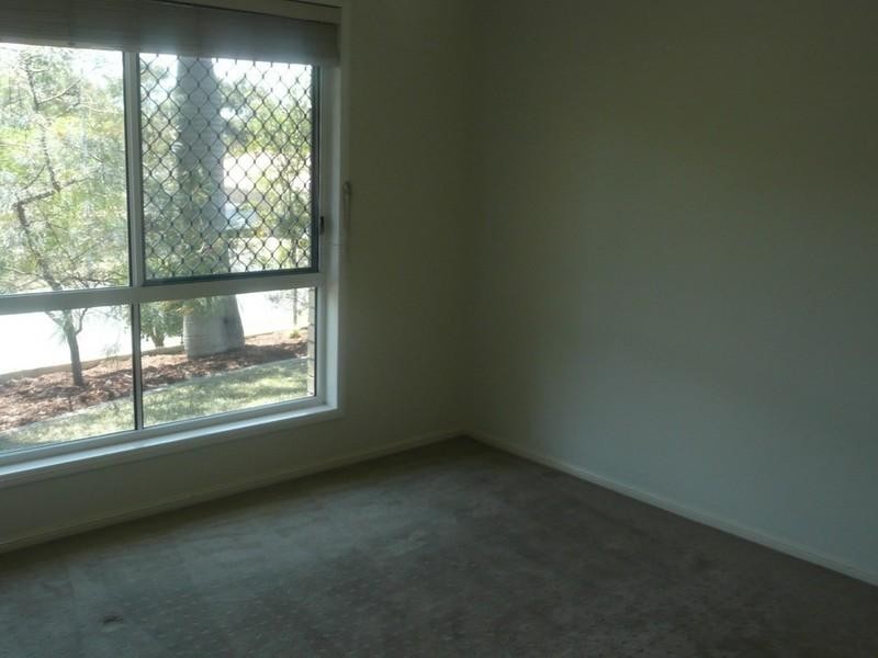 4 James Cagney Close, Parkwood QLD 4214