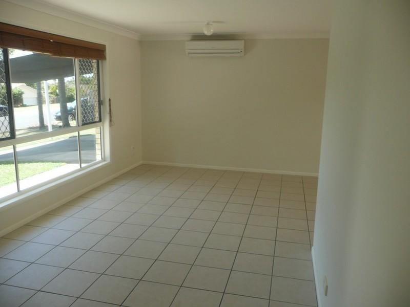 4 James Cagney Close, Parkwood QLD 4214