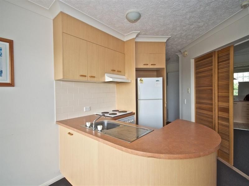 28/106 Marine Parade, Southport QLD 4215