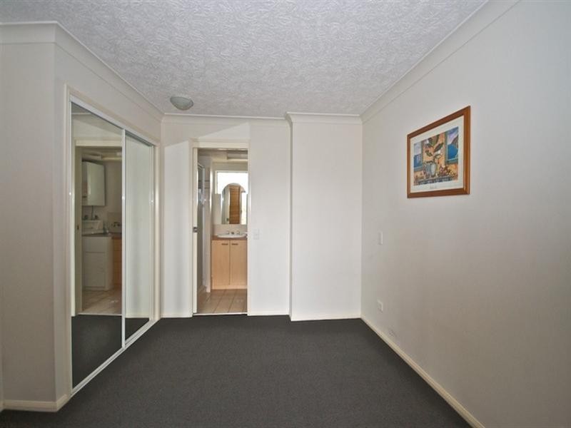 28/106 Marine Parade, Southport QLD 4215