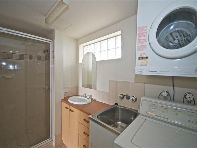 28/106 Marine Parade, Southport QLD 4215