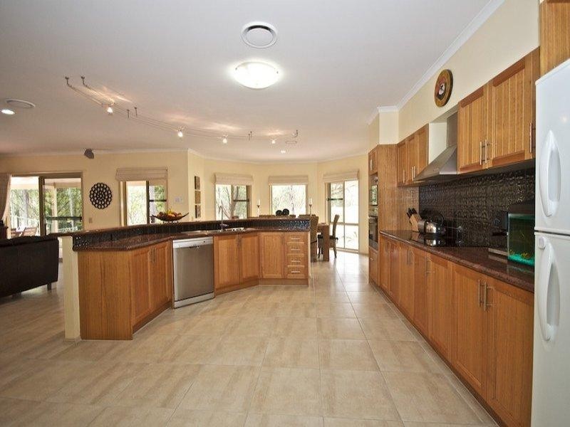 25 Hazel Court, Arundel QLD 4214