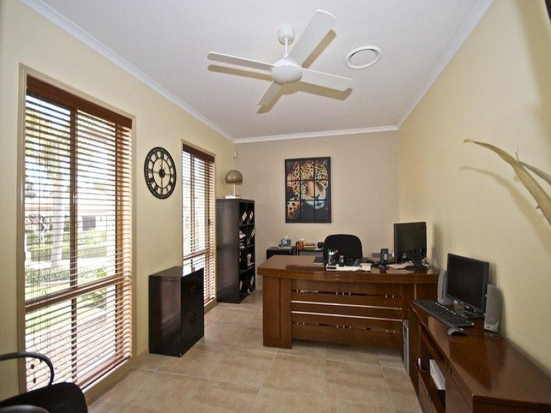 25 Hazel Court, Arundel QLD 4214