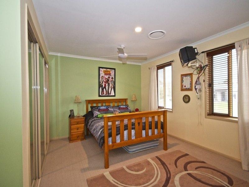 25 Hazel Court, Arundel QLD 4214