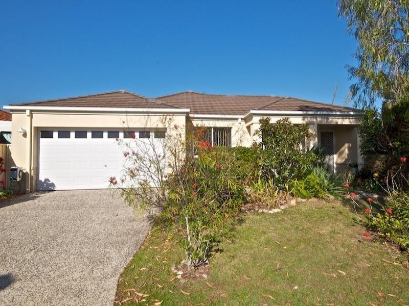 27 Christina Ryan Way, Arundel QLD 4214