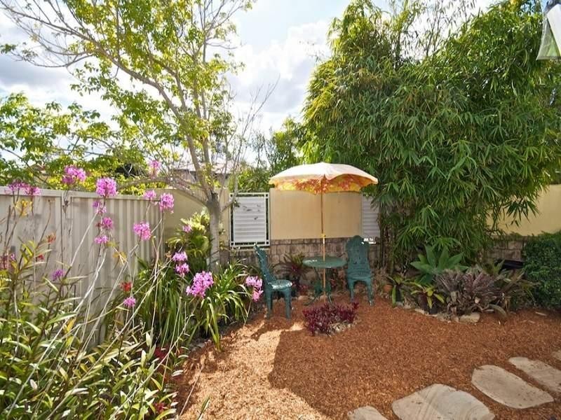 27 Christina Ryan Way, Arundel QLD 4214