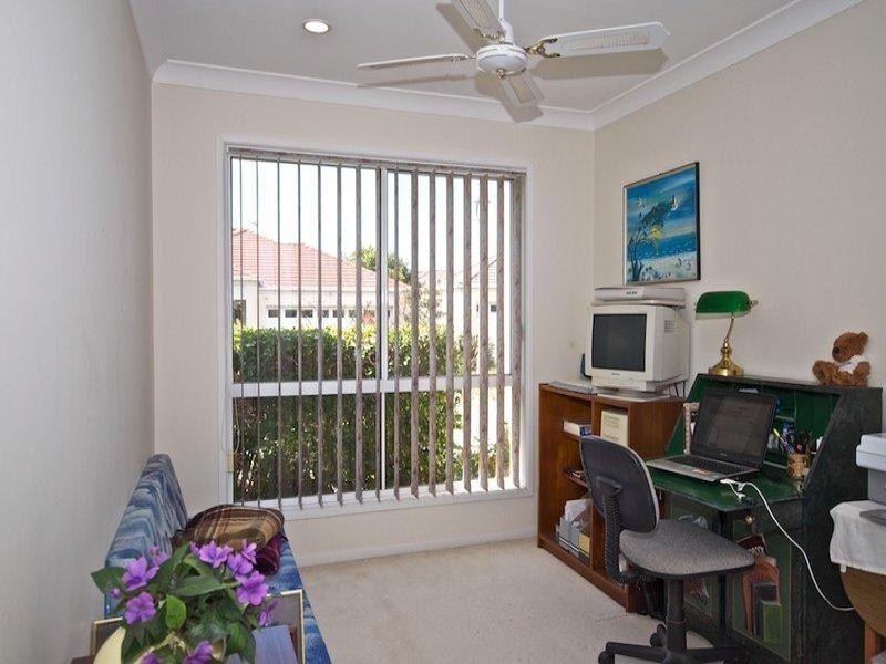 27 Christina Ryan Way, Arundel QLD 4214