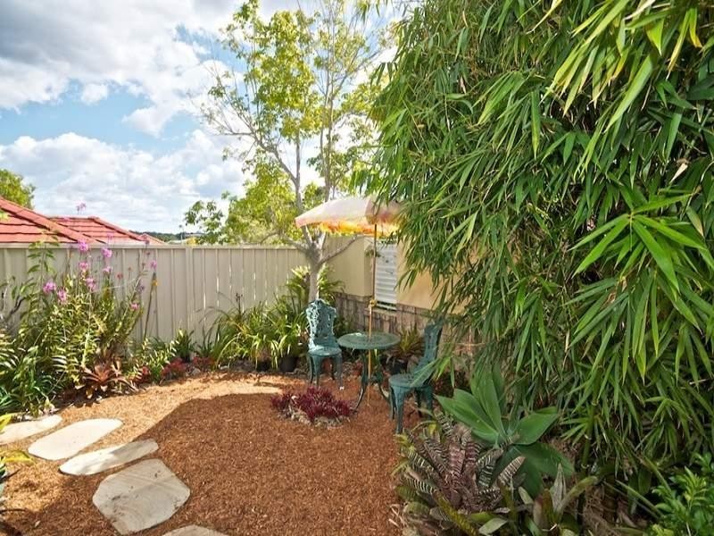 27 Christina Ryan Way, Arundel QLD 4214