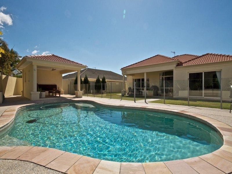 3 London Chase, Arundel QLD 4214