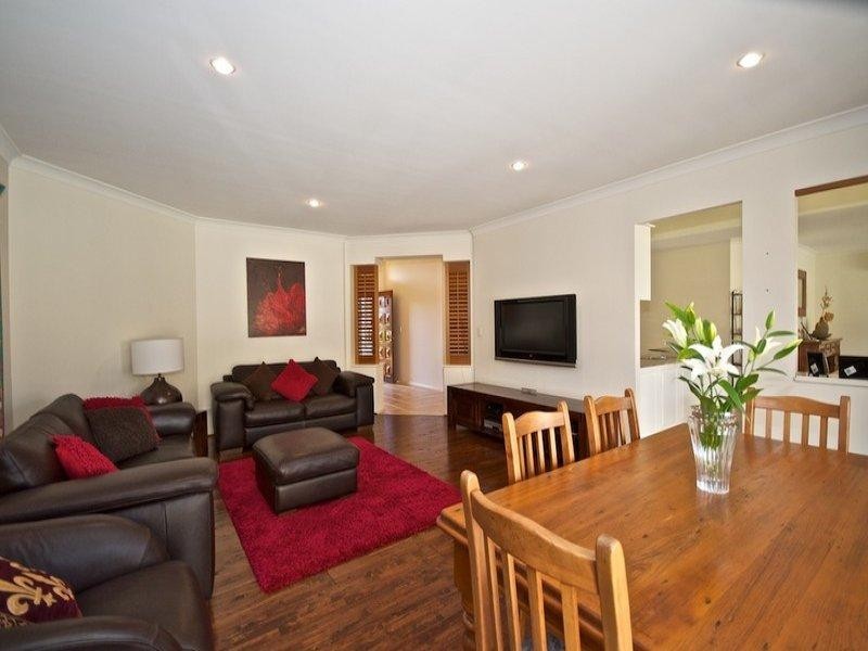 3 London Chase, Arundel QLD 4214