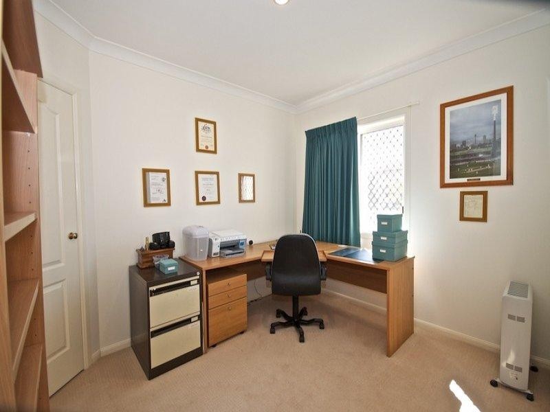 3 London Chase, Arundel QLD 4214