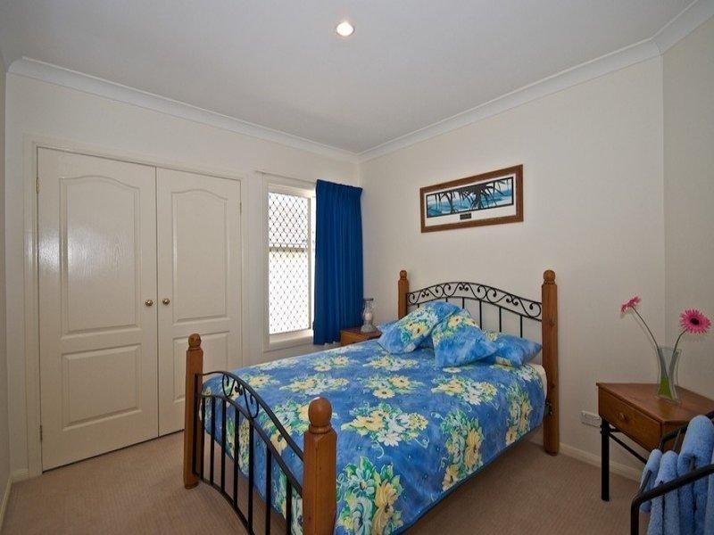 3 London Chase, Arundel QLD 4214
