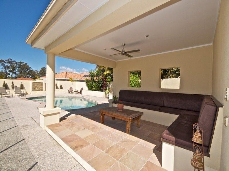 3 London Chase, Arundel QLD 4214