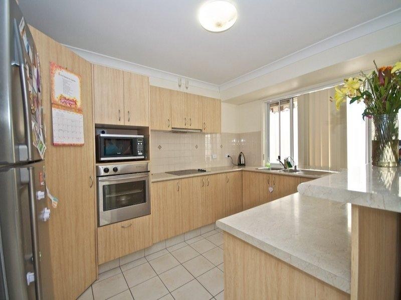 12 Respall Way, Arundel QLD 4214