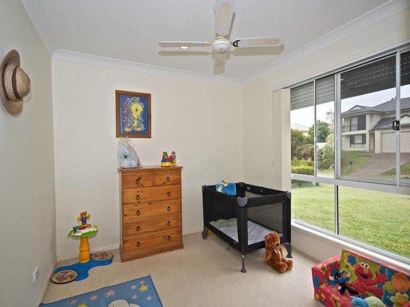 12 Respall Way, Arundel QLD 4214