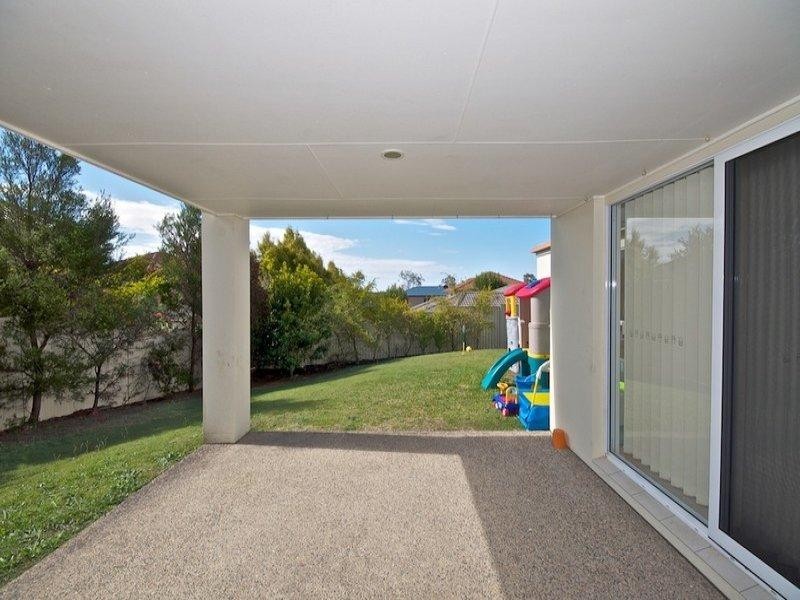 12 Respall Way, Arundel QLD 4214