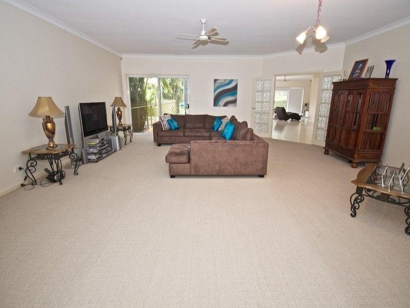50 Fitzalan Circuit, Arundel QLD 4214