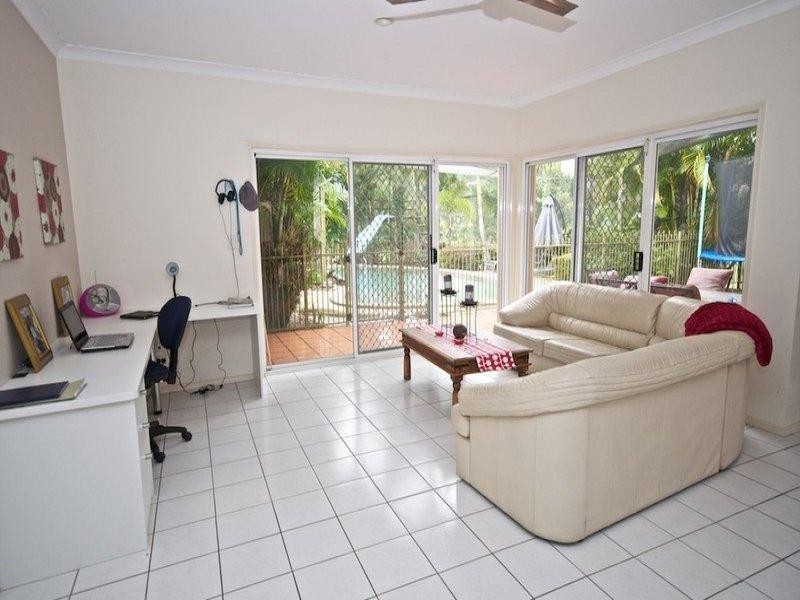 50 Fitzalan Circuit, Arundel QLD 4214