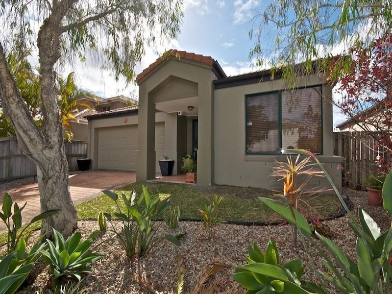 4 Harrow Place, Arundel QLD 4214