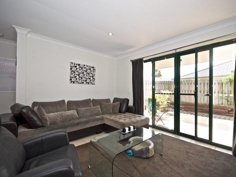 4 Harrow Place, Arundel QLD 4214