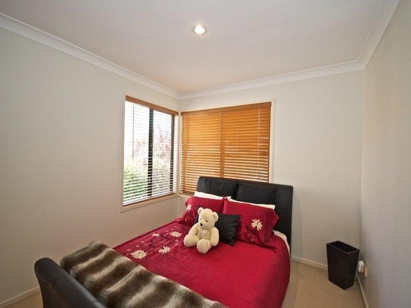 4 Harrow Place, Arundel QLD 4214