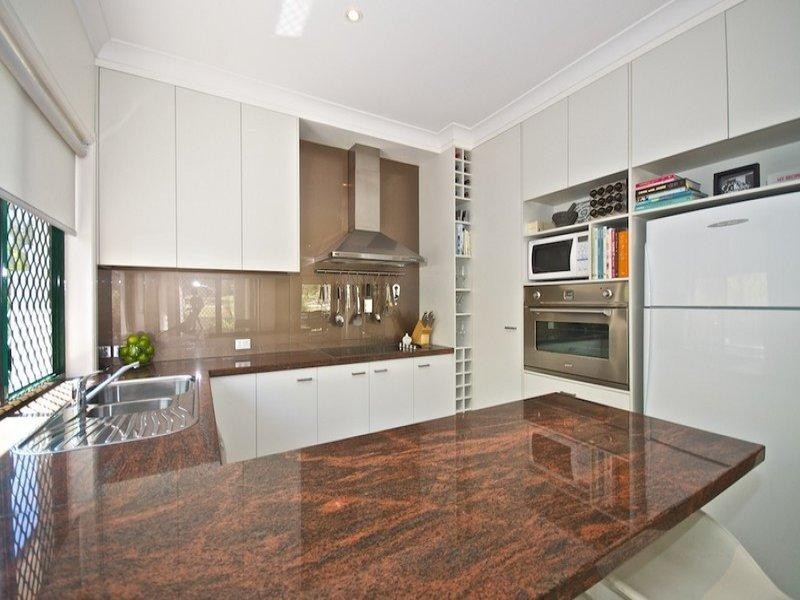 10 Steyning Court, Arundel QLD 4214