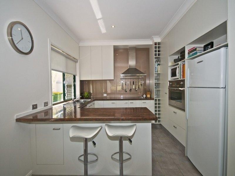 10 Steyning Court, Arundel QLD 4214