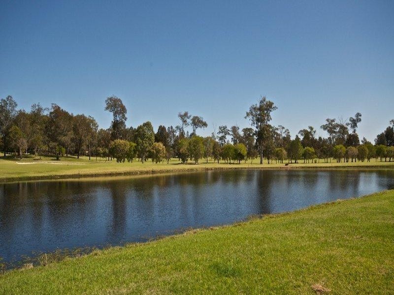 10 Steyning Court, Arundel QLD 4214